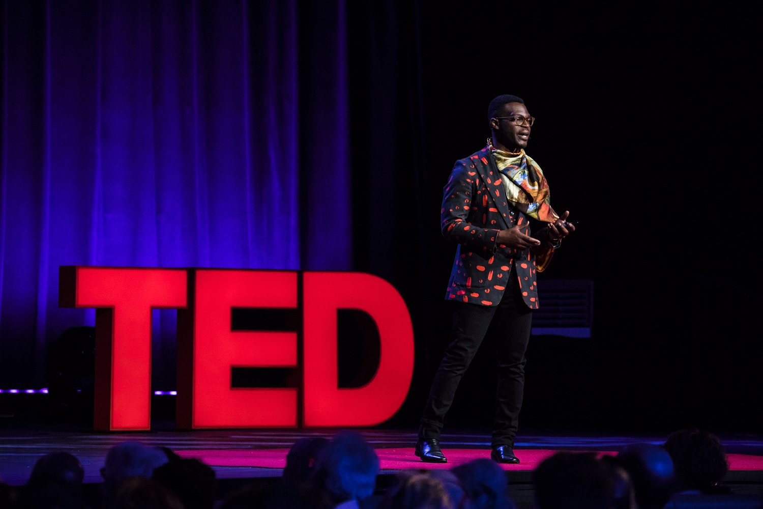 Walé Oyéjidé speaks at TEDGlobal 2017 - Builders, Truth Tellers, Catalysts - August 27-30, 2017, Arusha, Tanzania. Photo: Bret Hartman / TED